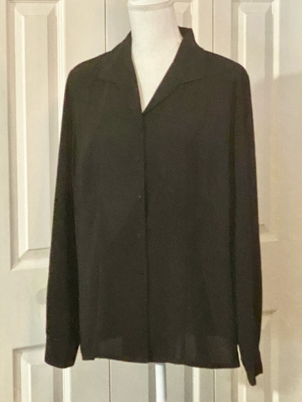 Covington Black Blouse Semi-Fitted
